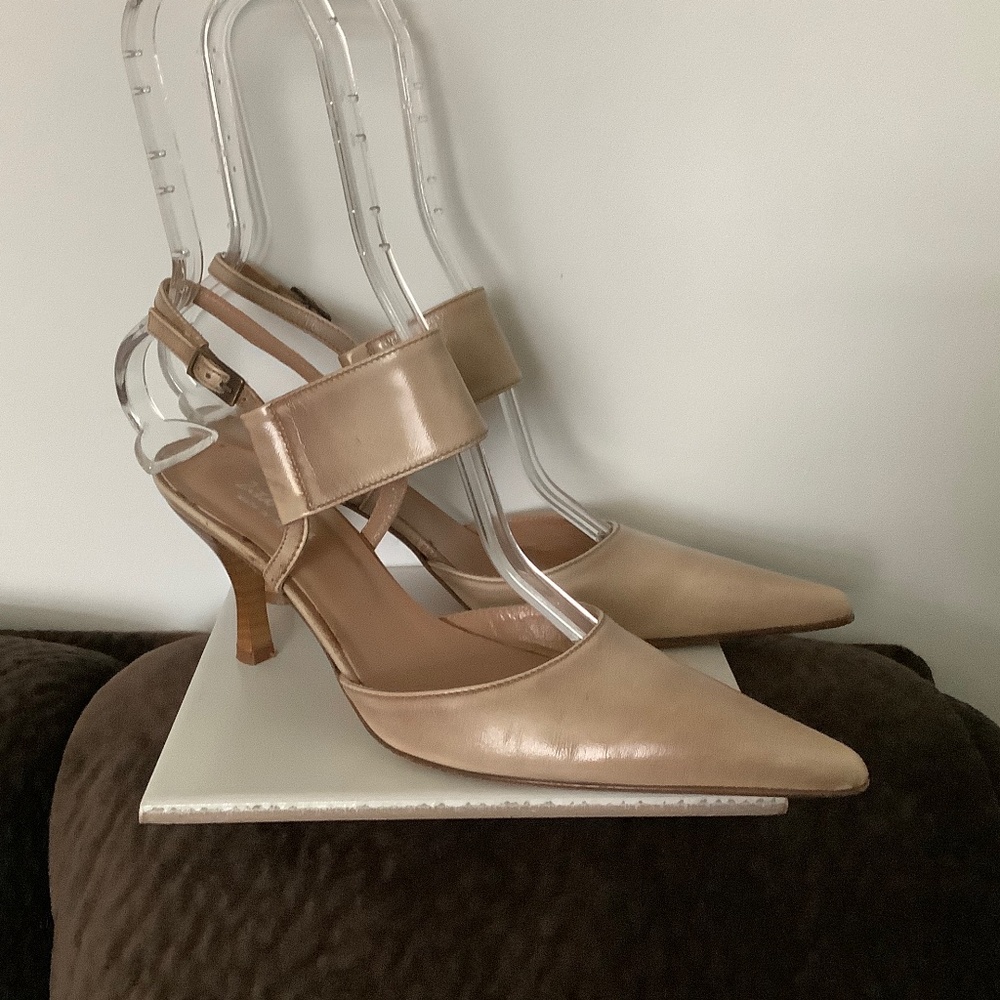 Woman Shoes by ZITA MARIA Made in ITALY Size 7.5 Color Beige